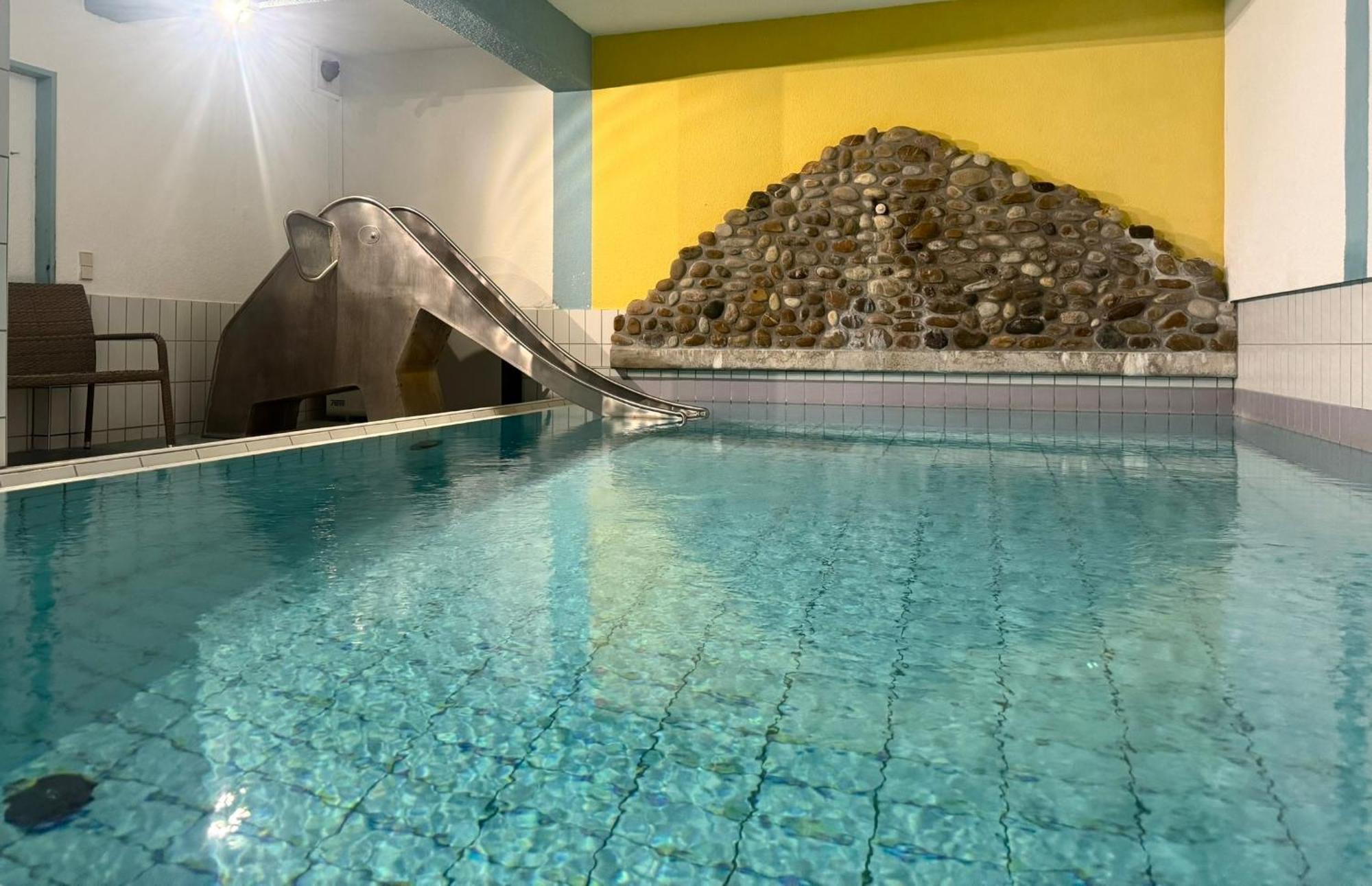 16 - Ferienresidenz Roseneck, Galeriewohnung, Mit Schwimmbad In Bei Feldberg *
