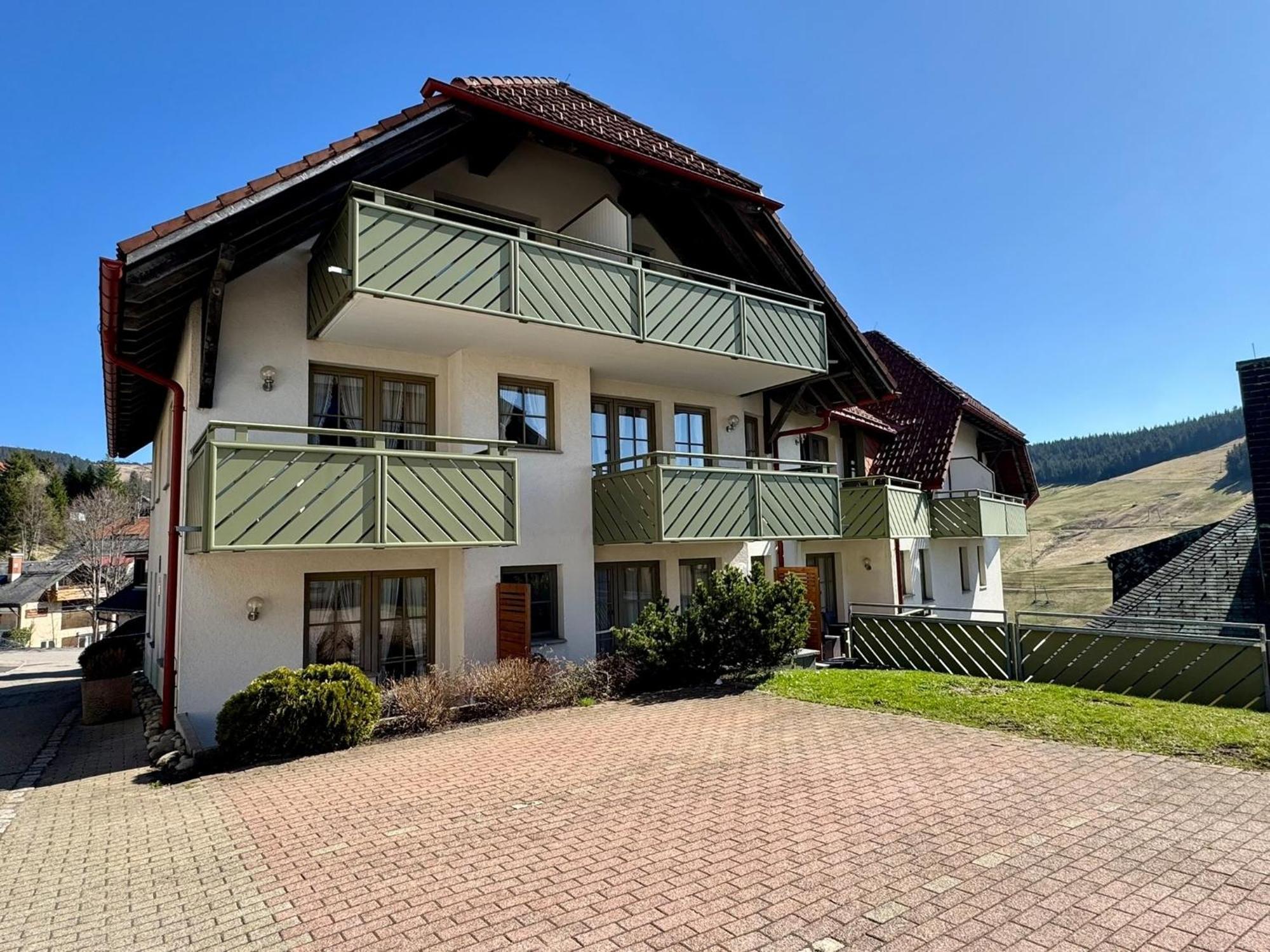 Apartment 16 - Ferienresidenz Roseneck, Galeriewohnung, Mit Schwimmbad In Bei Feldberg